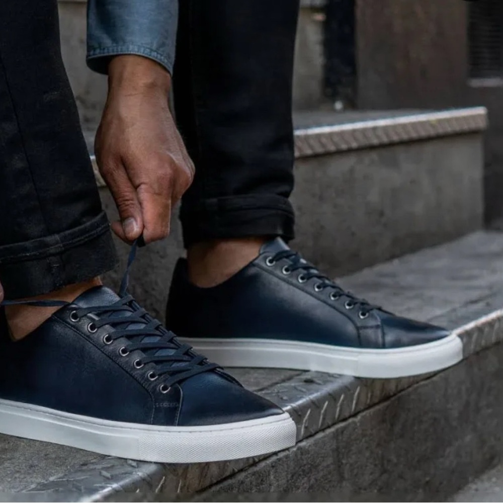 Vionic Chantelle Men's Dark Blue Leather Sneakers Size 8